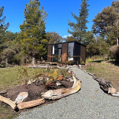 Villa Ruru Tiny House By Tiny Away Rangihaeata Exterior foto